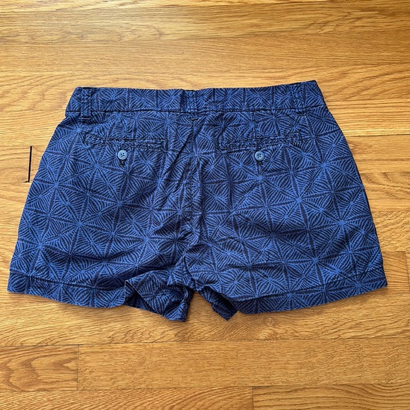 Gap Blue Patterned 4” Khaki Short - Picture 5 of 5